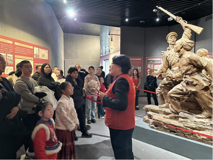“博物馆里过大年”——春节长假过半，太原博物馆里依旧热闹非凡