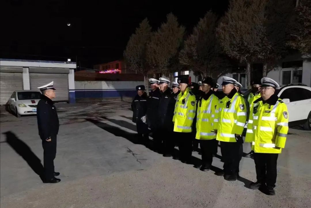 【春节我在岗】紧盯春节保平安  太原娄烦交警夜查酒驾不停歇