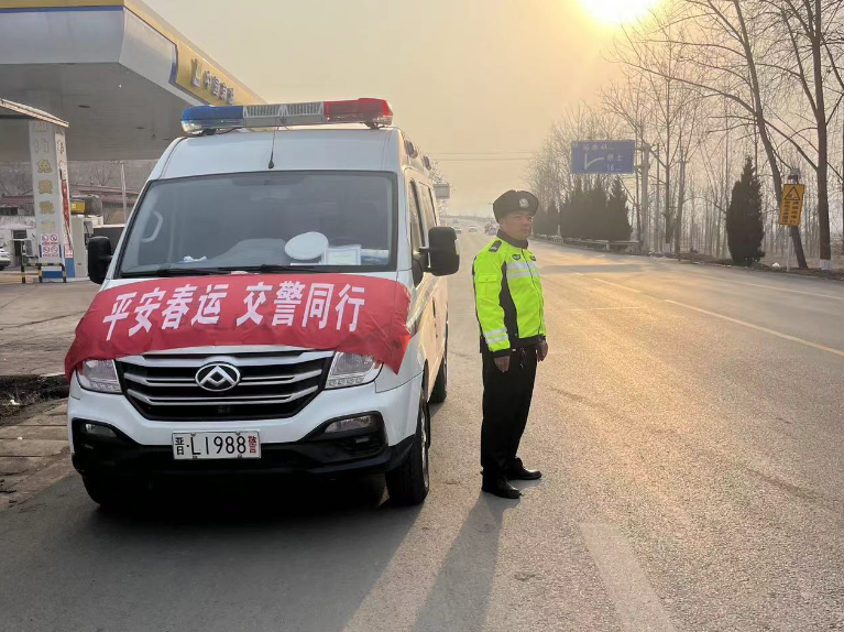 临汾公安交警坚守工作岗位，全力护航春节期间交通秩序安全畅通
