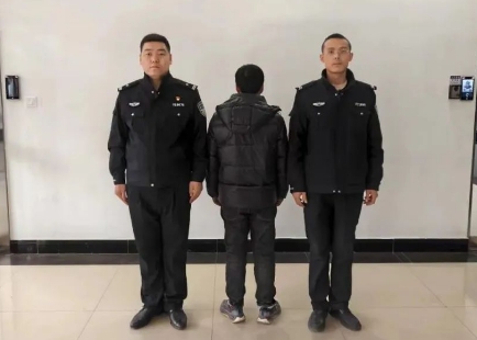 太原娄烦：游戏厅内顺手偷手机   男子一时贪念被拘留