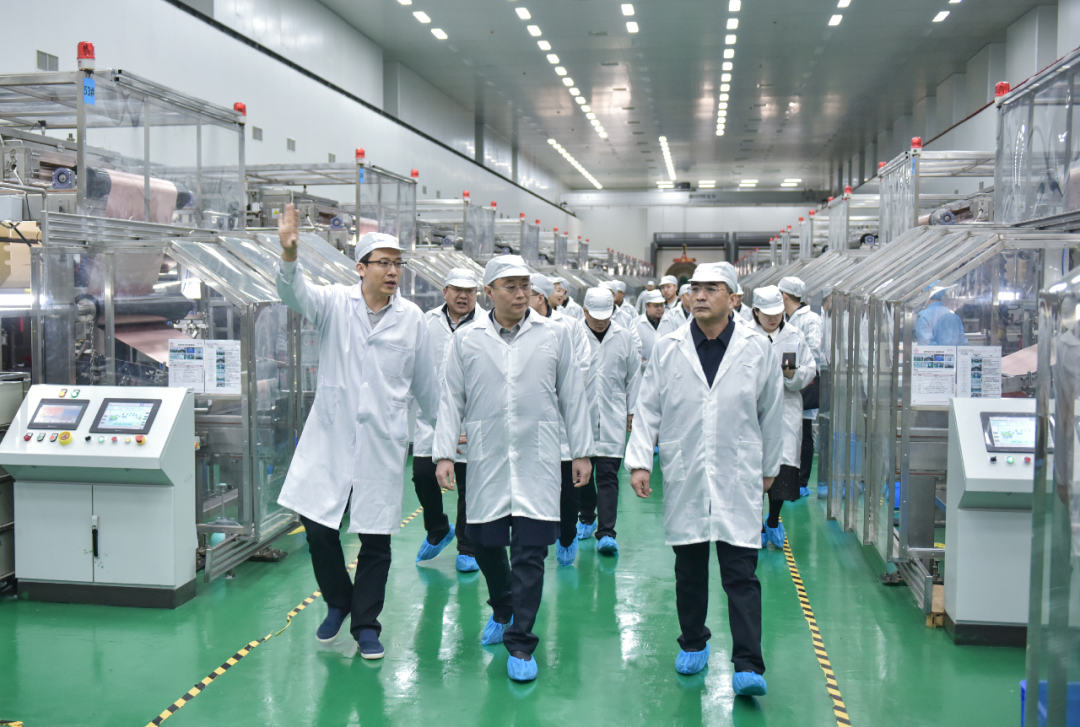 太原阳曲县委书记李京京开展入企服务  调研重点项目