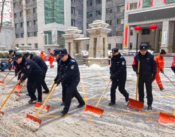 太原迎泽公安：以雪为令 守护平安