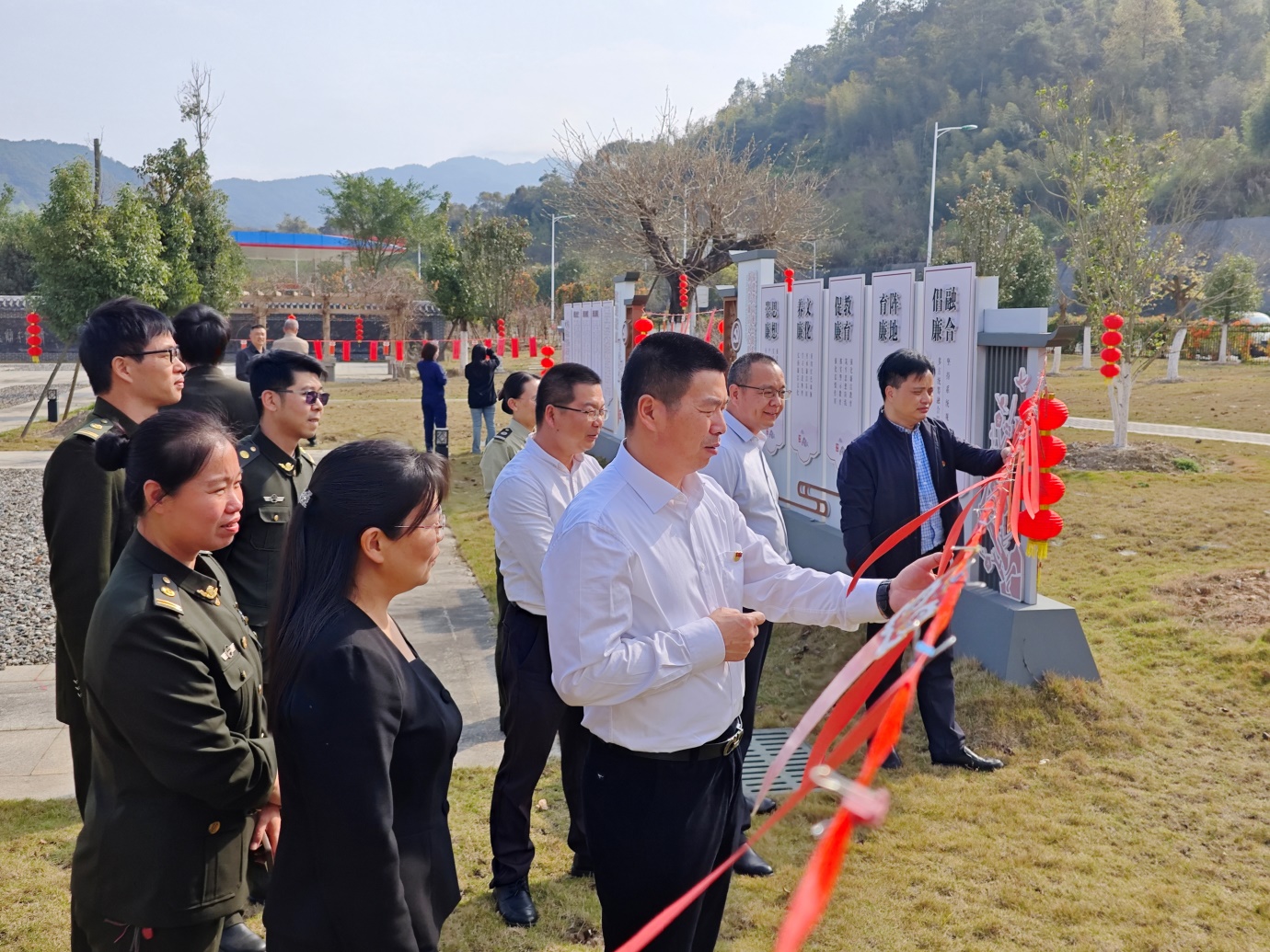 福建龙岩高速：寻常灯火传廉语 揄扬风雅待新年