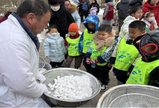 太原万柏林区长风西街街道：正月十五闹元宵  共建幸福邻里情