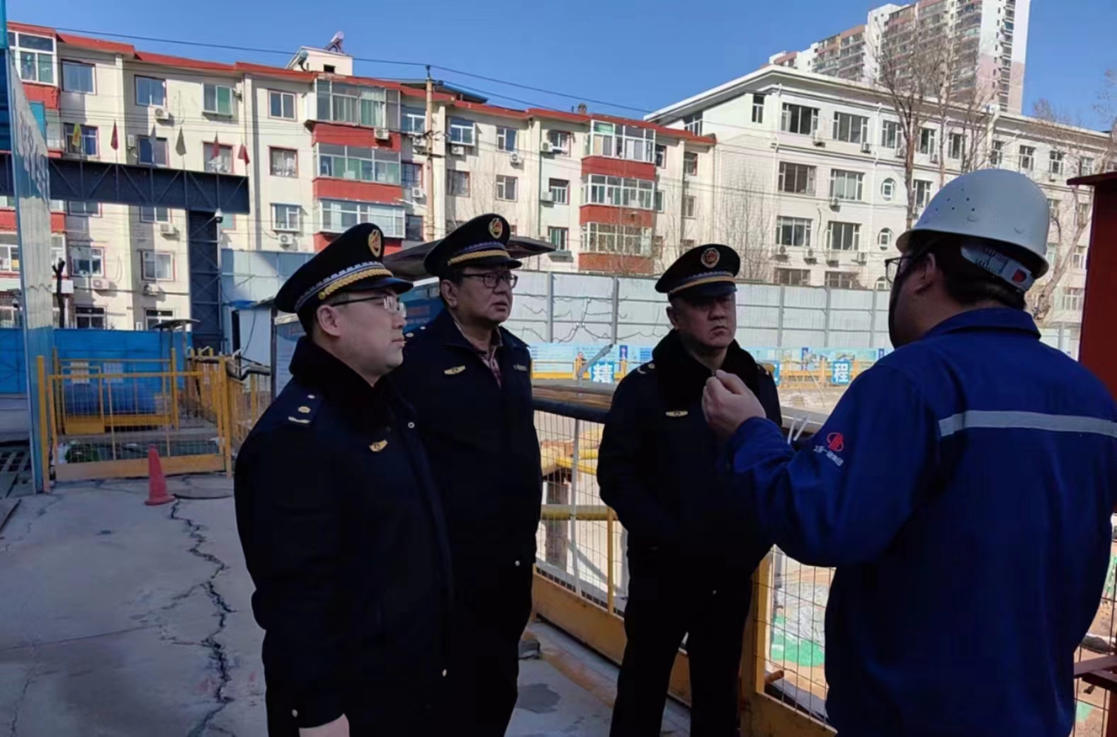 【创卫进行时】太原城管执法部门排查整治建筑工地环境卫生隐患问题