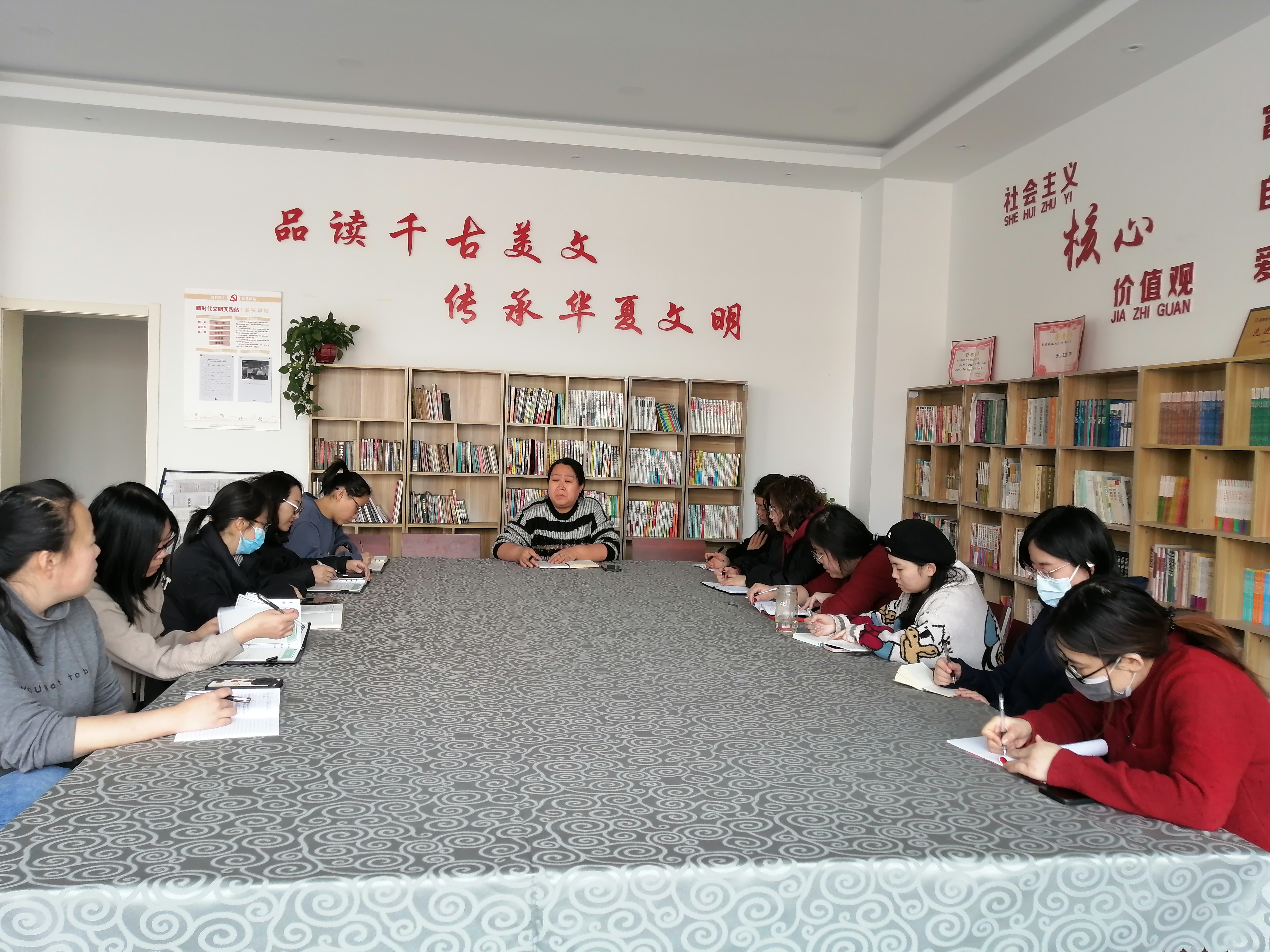 太原杏花岭区职工新街街道：传承雷锋精神  传递文明新风