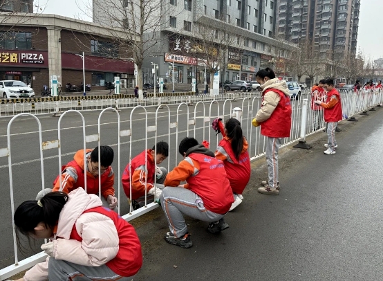 太原小店区开展“3·5学雷锋 全民大清洁”志愿服务行动