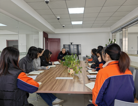 晋中市公安局开发区分局：小窗口大服务  倾心为民办实事