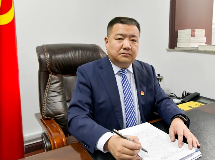 王江平：以“四个坚持”护航实现“四有”目标