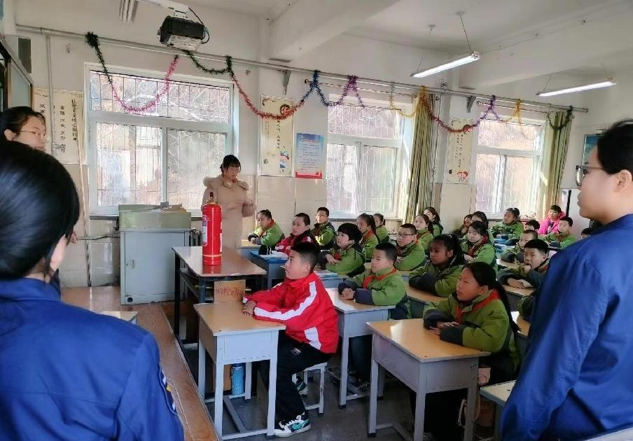 太原万柏林区白家庄街道：消防演练进校园  共筑安全“防火墙”