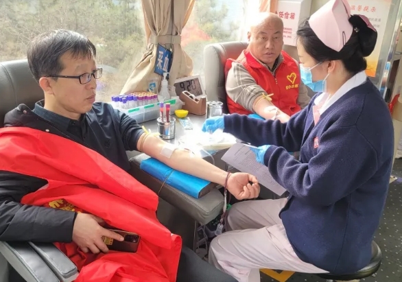 热血在流淌  情暖尖草坪——太原尖草坪区民营企业开展无偿献血活动