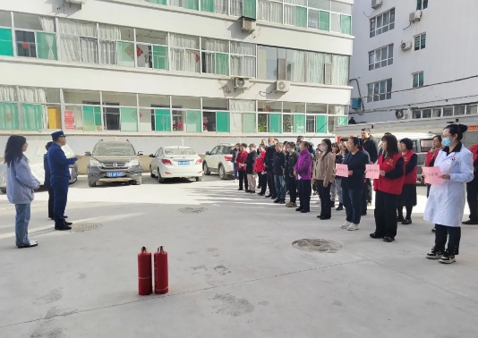 “以练促防 防患未‘燃’”——太原阳曲县文明街社区开展消防安全讲座暨火灾应急演练