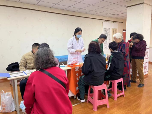 太原万柏林区长风西街街道：关注口腔健康  暖心惠民义诊