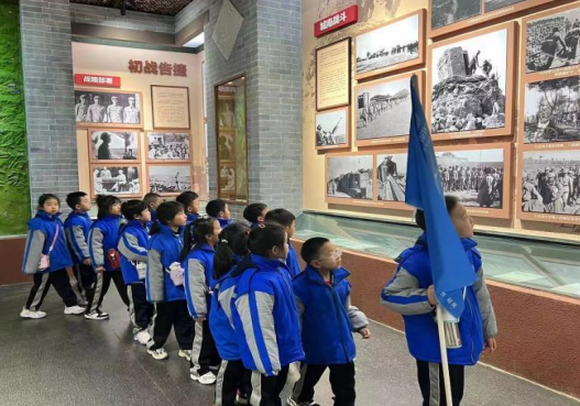 传承红色基因  涵养清风正气——太原万柏林区教育局开展纪念太原解放75周年主题教