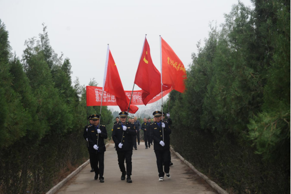 临汾襄汾县住建局开展“清明祭英烈  奋进新征程”主题祭扫活动