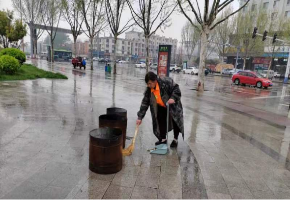 临汾侯马市环卫路灯中心：多措并举，助力清明节文明祭扫