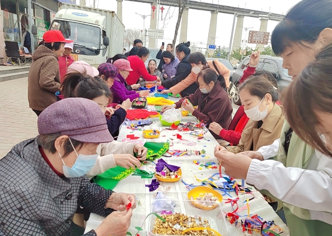 缅怀故人  追忆过往——太原娄烦县网格员多形式助力平安清明