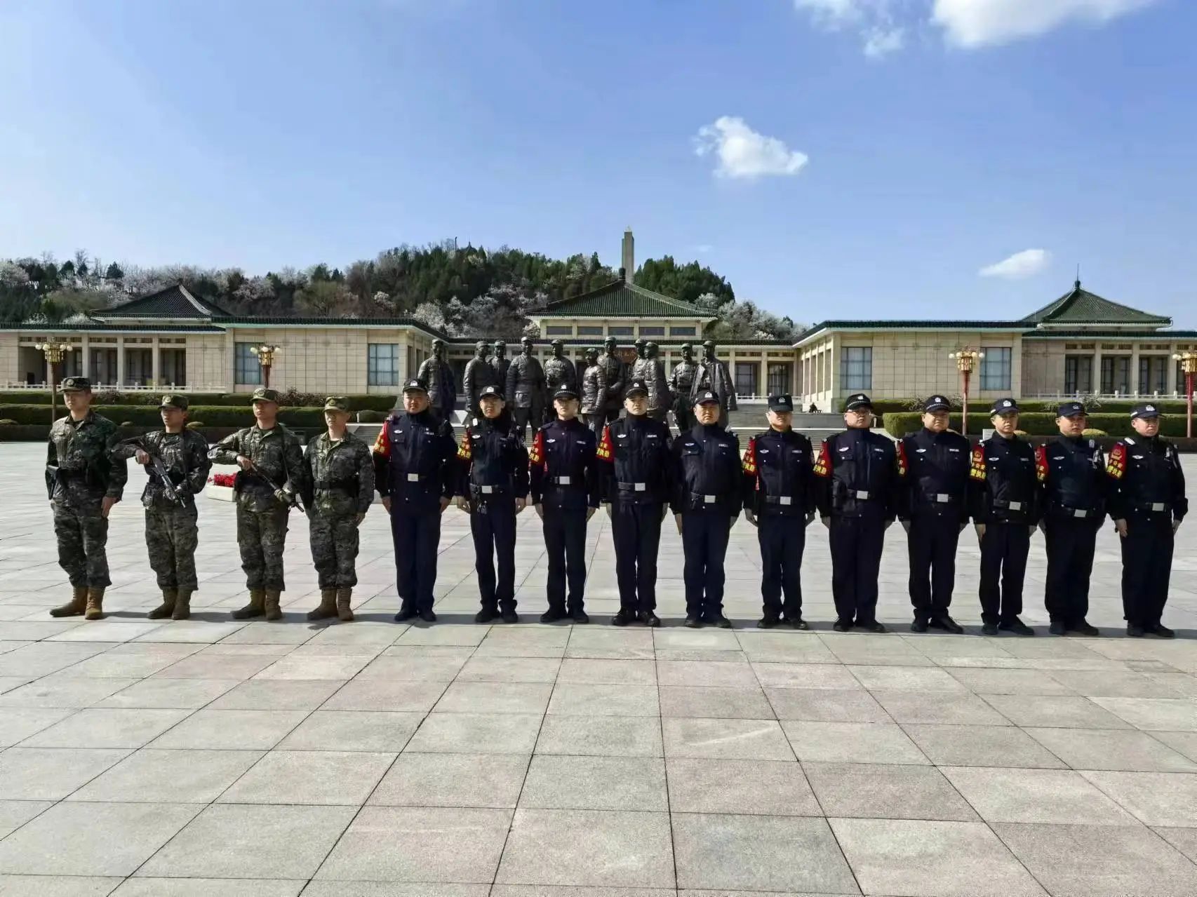 长治武乡：清明祭扫正当时  平安守护“警”相随！