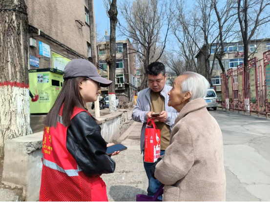 太原万柏林区西铭街道：网牢群众心  格中忙碌行