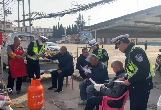 临汾公安交警走进辖区农村开展春季交通安全宣传不停歇