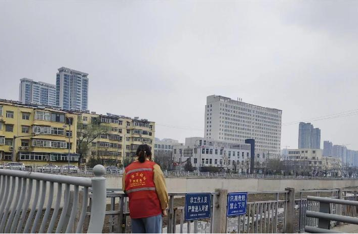 太原万柏林区南寒街道：春暖花开正当时  巡河护河不停歇