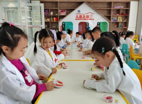 太原万柏林区下元街道：小小牙医初体验   探索牙齿大学问