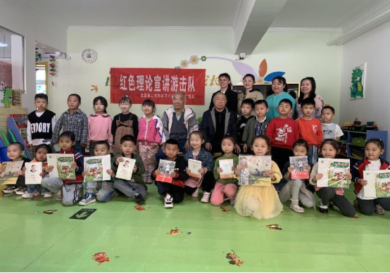 太原万柏林街道安广社区组织开展“红色教育入校园”书籍捐赠活动