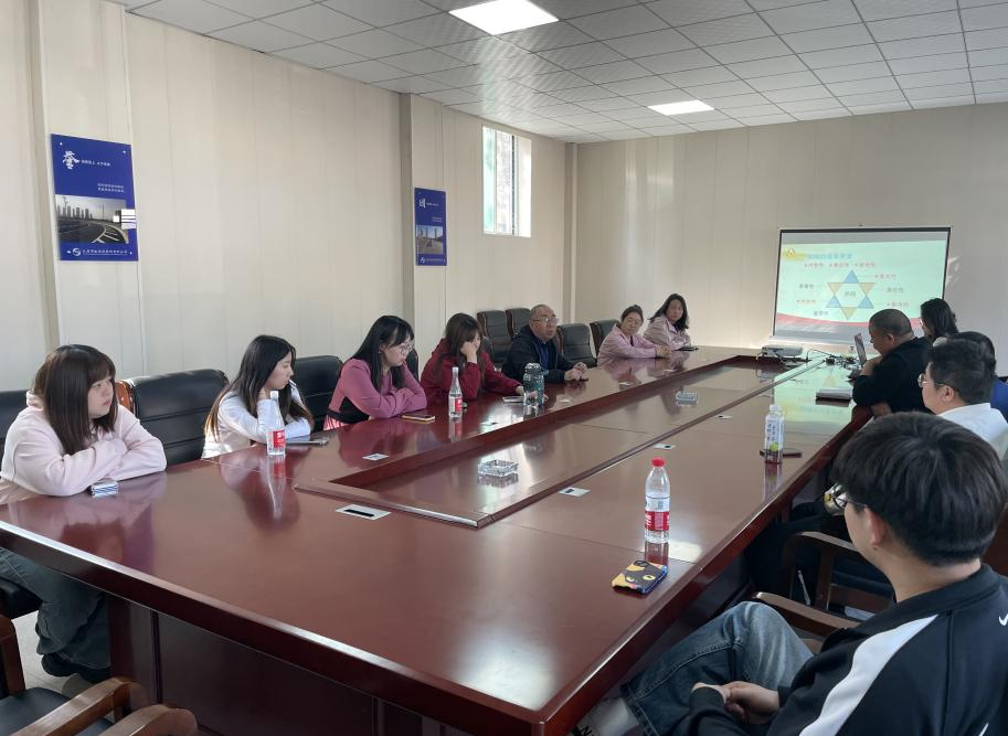 太原市政集团八公司召开通讯员培训会议