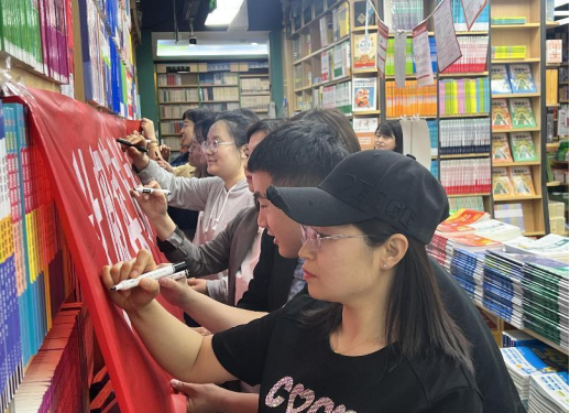 太原万柏林区西矿街社区：让阅读成为习惯  让思考伴随人生