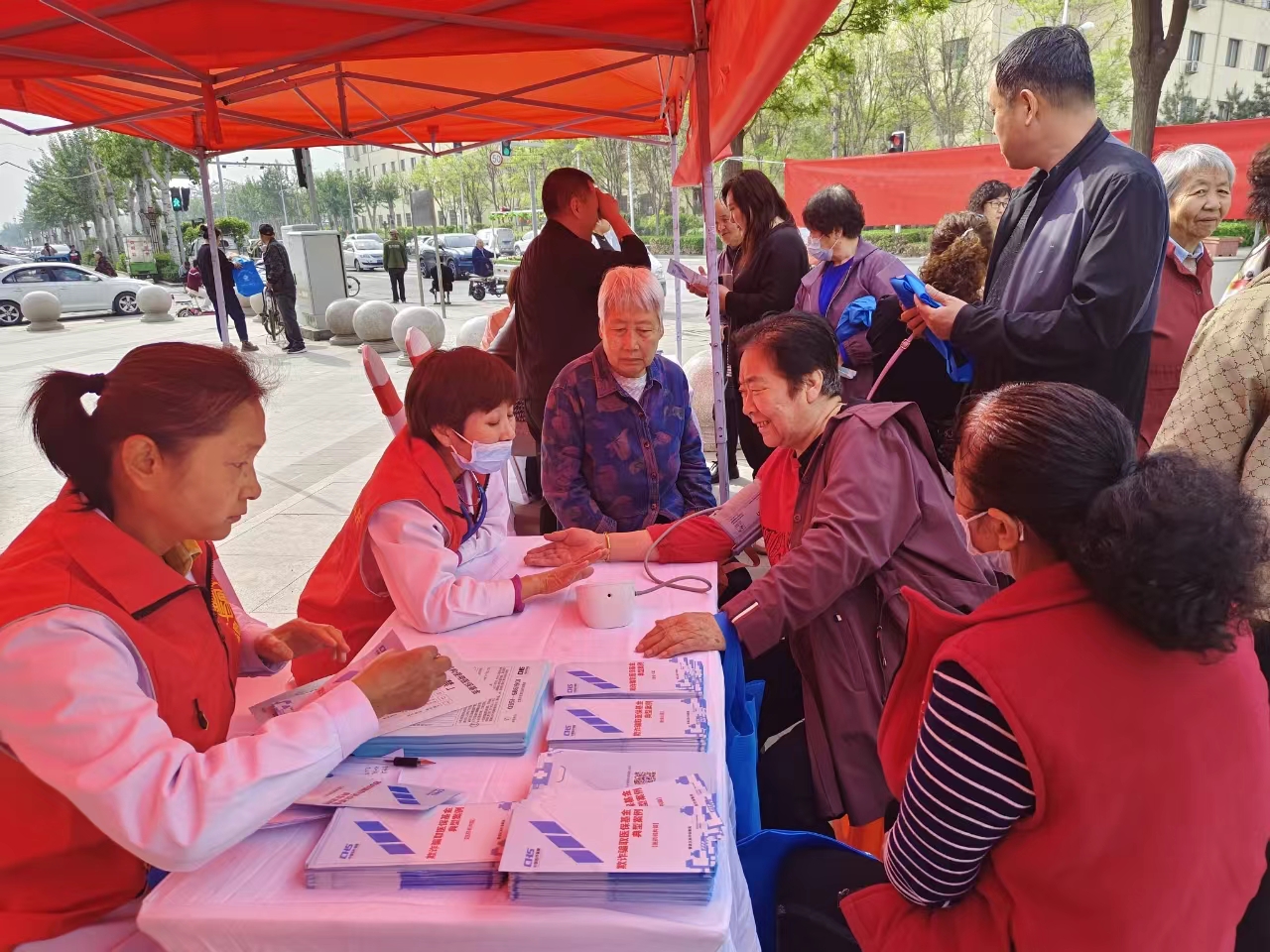 守好群众“救命钱”——太原晋源区医保局2024年医保基金宣传月启动