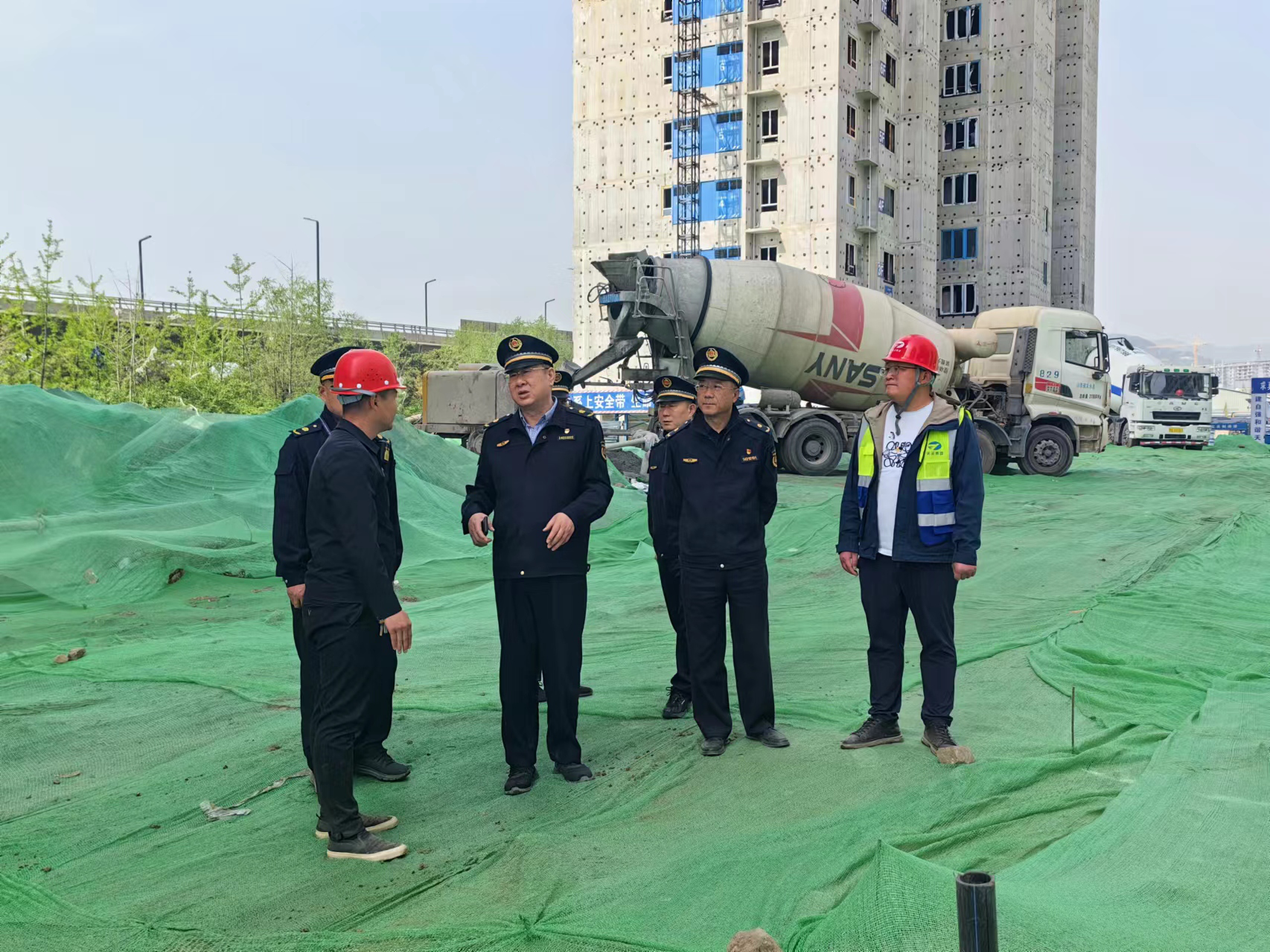 太原市城管执法队：强化扬尘隐患督查  推动工地达标提质