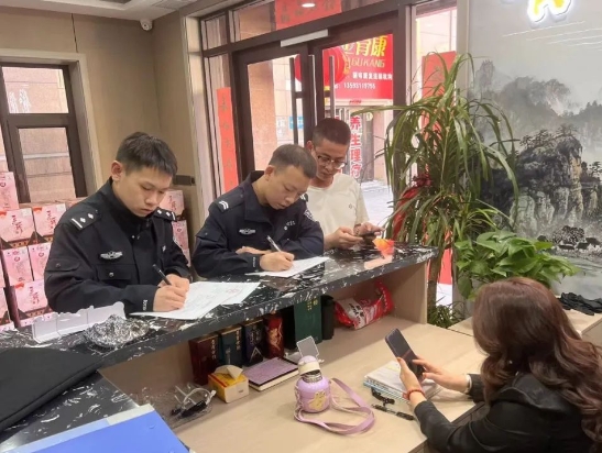 山西灵石县公安：强化九小场所日常检查  筑牢消防安全防护网