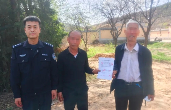 太原娄烦：车辆意外剐蹭引矛盾  民警耐心调解止纷争