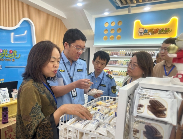 太原尖草坪区：人大代表进市场  保障食品药品安全