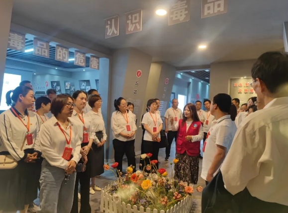 长治黎城县委党校科级干部进修班打卡禁毒教育基地