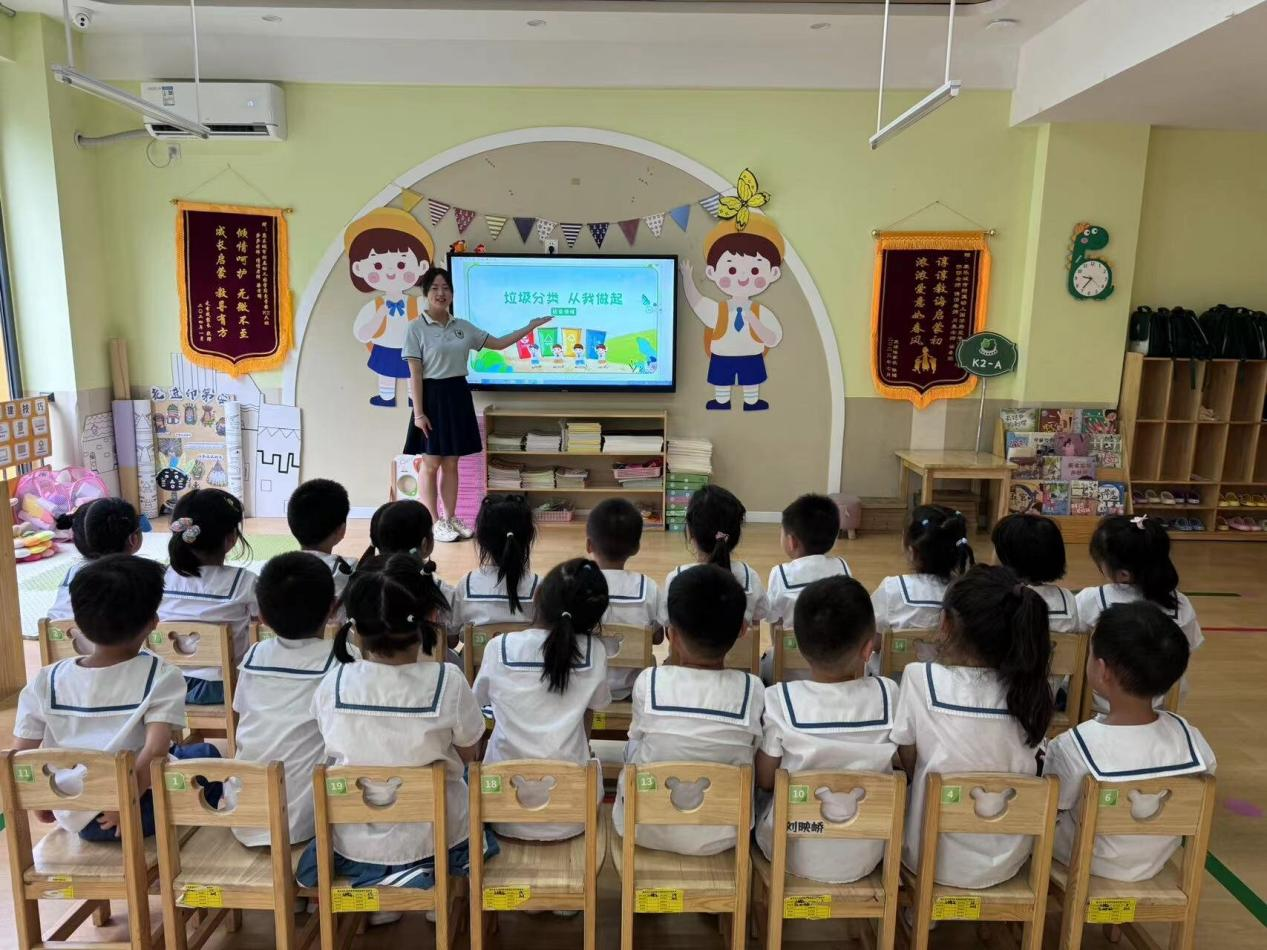 太原万柏林区晋祠路社区开展“垃圾分类  童心同行”宣传活动