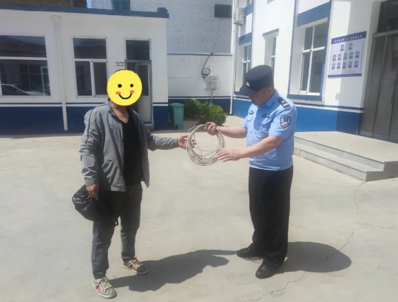 赞赞赞！又有群众主动上交导火索