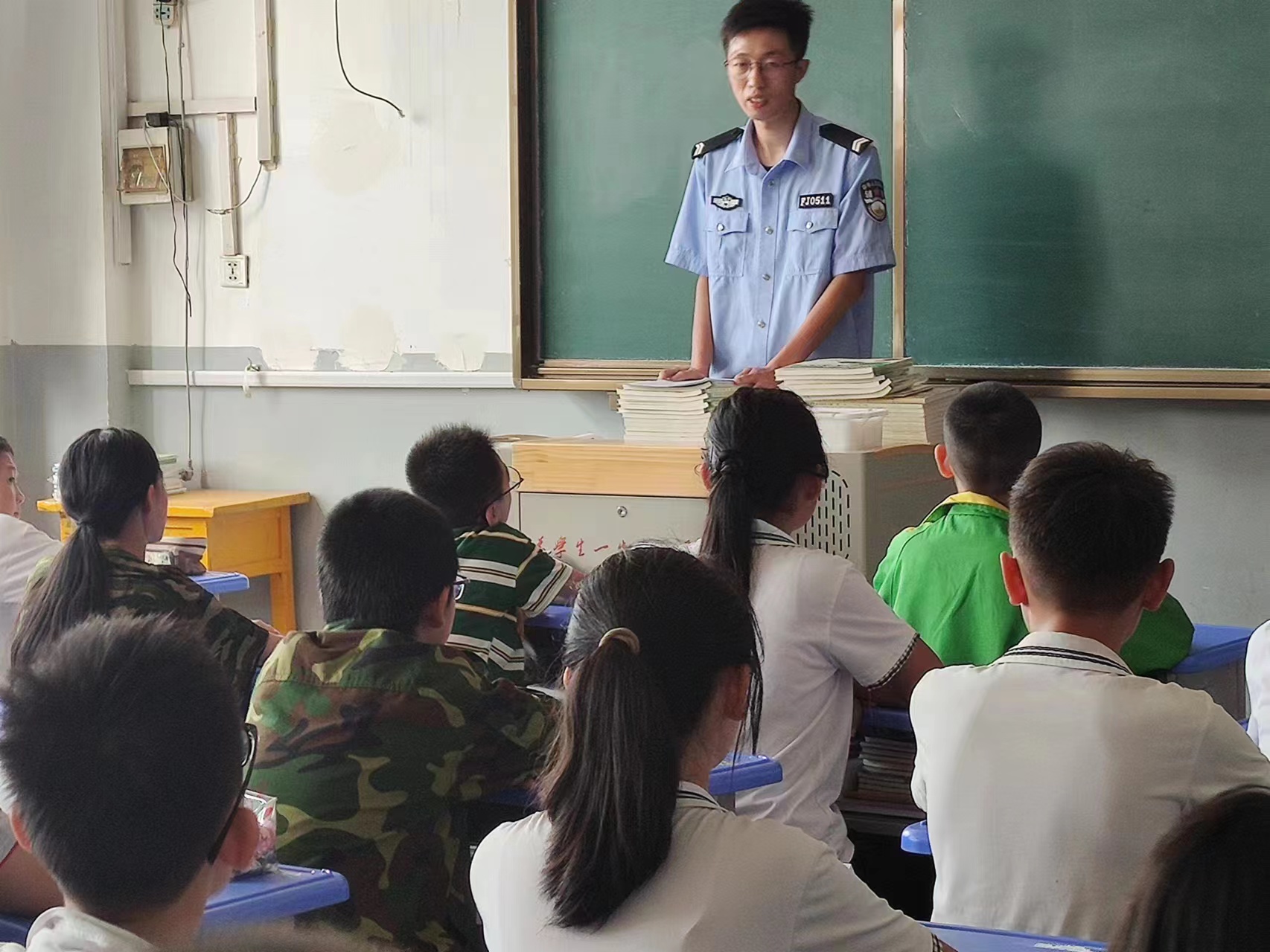 晋中城区公安分局新华街派出所深入辖区开展校园防欺凌宣传活动