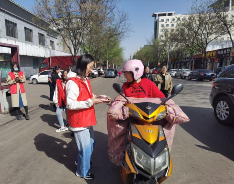 山西介休市西南街道：党建引领聚合力  环境卫生大整治