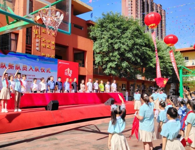 太原万柏林区国兴社区：开展庆“六一”文艺汇演