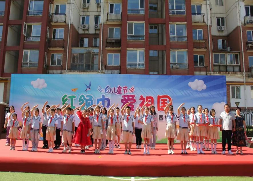 太原万柏林区教育体育局：欢声笑语歌盛世  载歌载舞庆“六一”