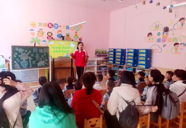 太原尖草坪区汇丰街道滨丰苑社区：文明“绿书签”，“护苗”伴成长