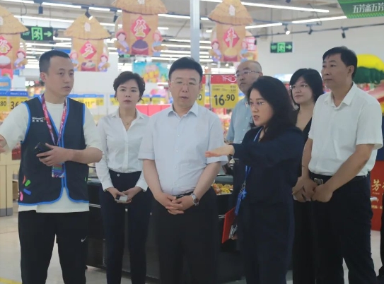 太原小店区委书记袁尔铭督导调研食品安全市场保供消防安全工作