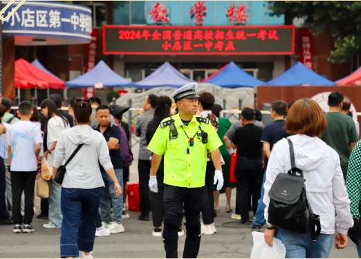 多图直击太原小店区高考考场：满载祝福  青春逐梦