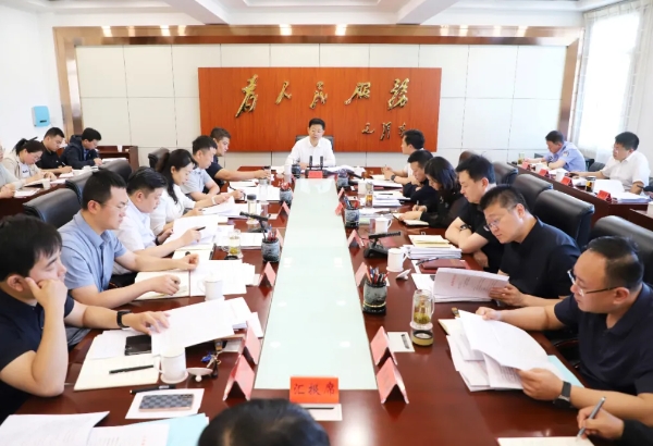 太原娄烦：李文权主持召开县委理论学习中心组学习会议