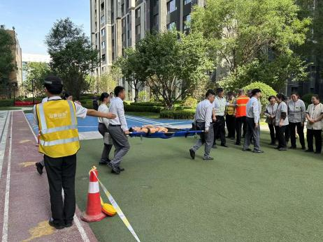 太原万柏林区长兴北街社区“安全生产月”消防演练活动