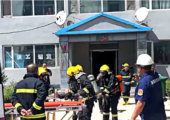 中煤平朔下梨园公司开展地面消防救援应急演练 畅通生命通道、安全常在心中