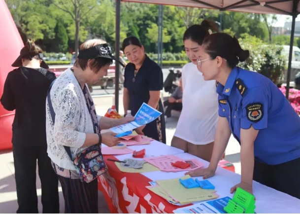 太原小店区开展“6.14信用记录关爱日”集中宣传活动