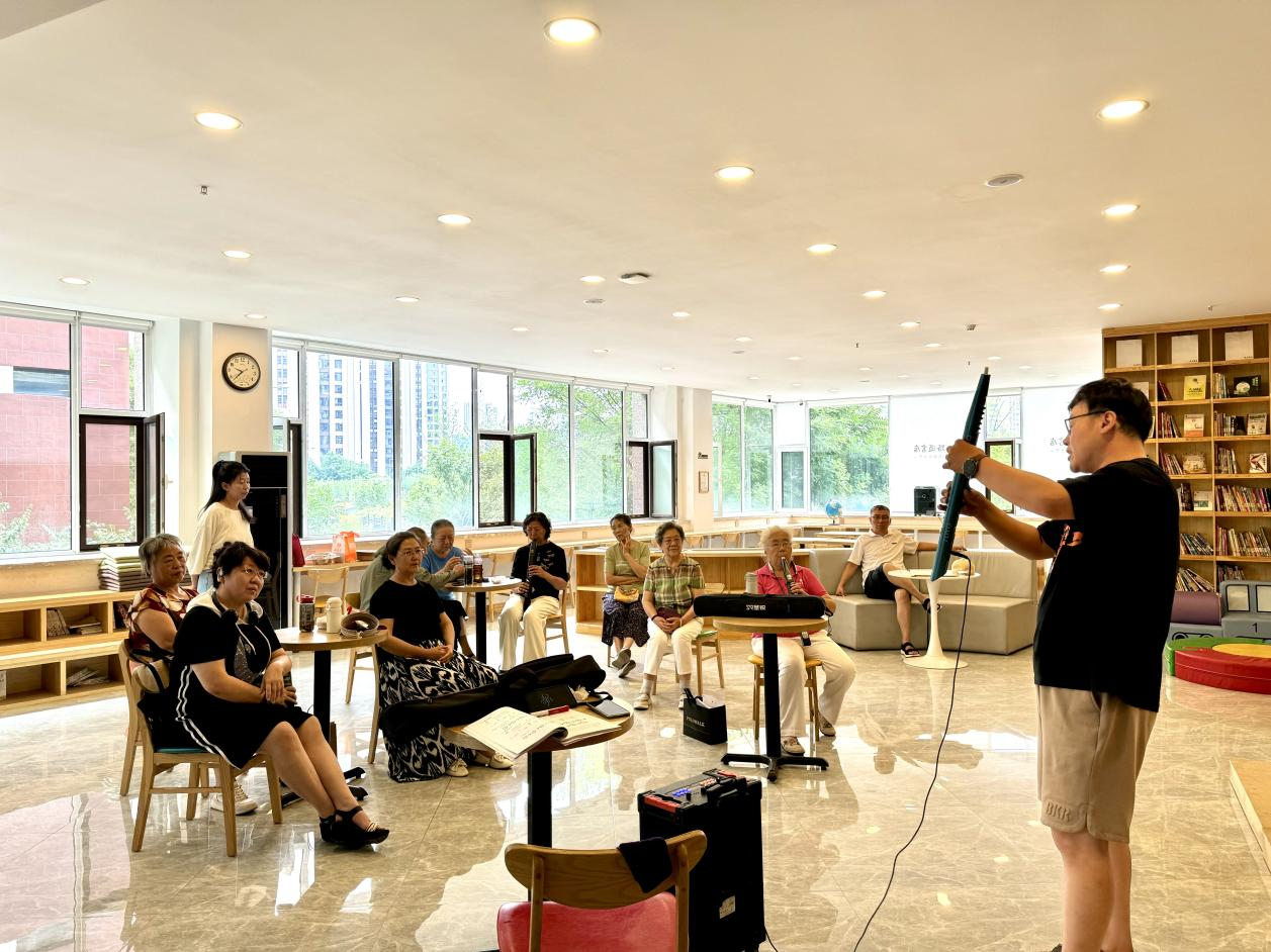 奏出幸福旋律  装点美好人生——太原万柏林区兴华街道滨体社区电吹管班正式开课