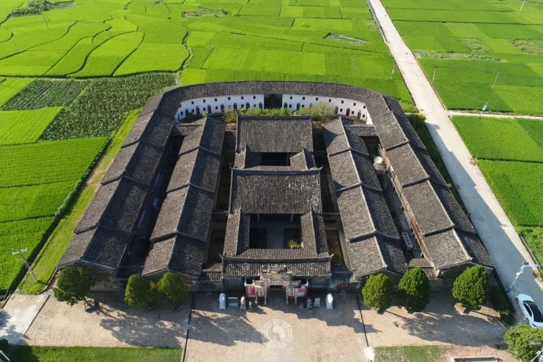 “客家第一祠”大面积坍塌：不少文物被埋